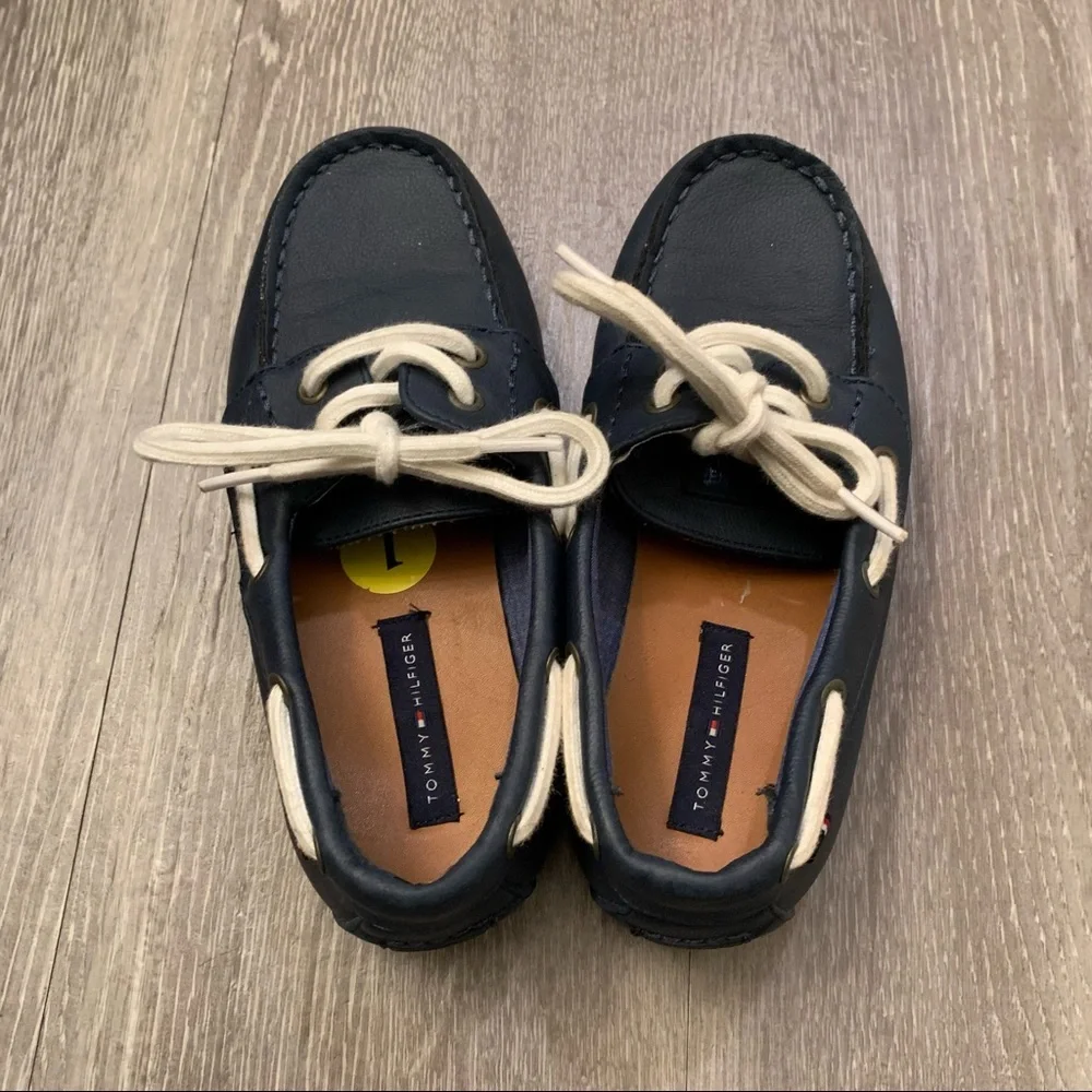 Tommy Hilfiger Navy Nubuck Douglas Boat Shoes Youth‎ Boy’s Size 1​